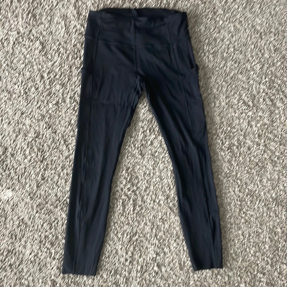 Lululemon black fast and free size 8 guc